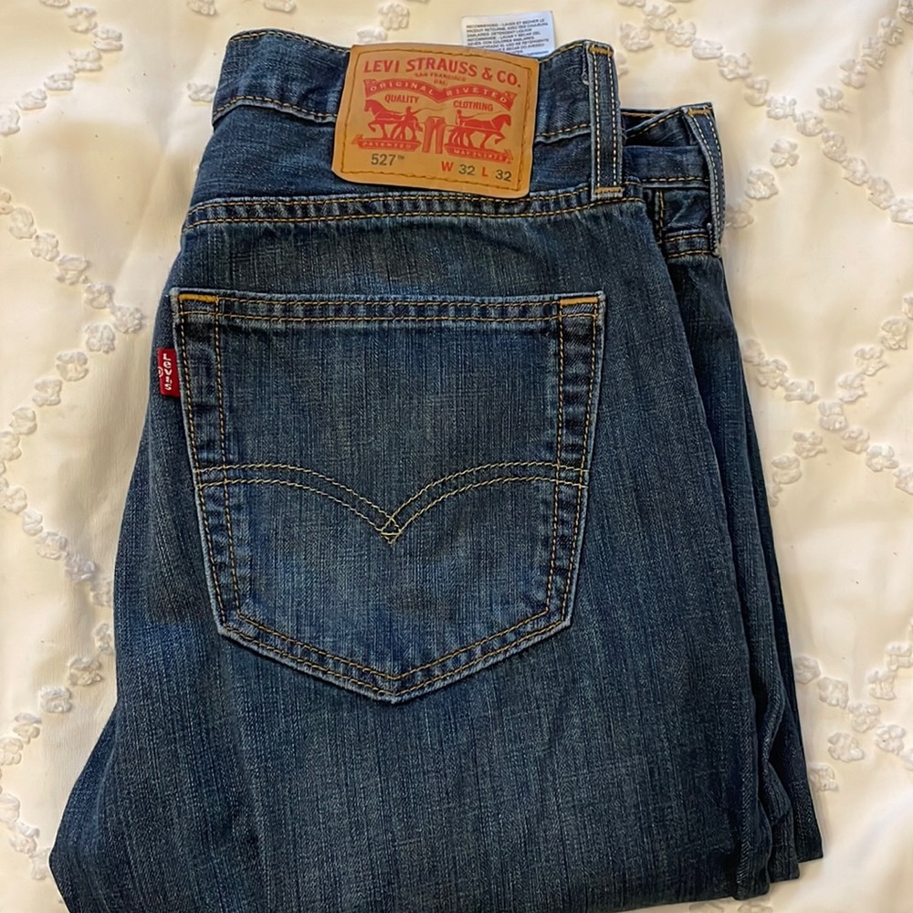 Levi’s 527